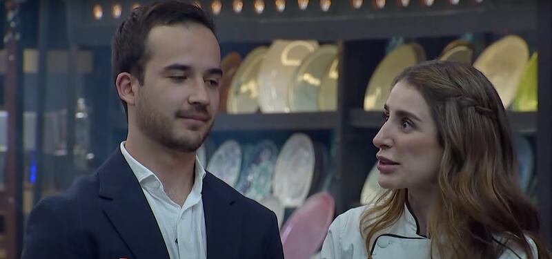 Victoria y su invitado en la final de MasterChef Ecuador