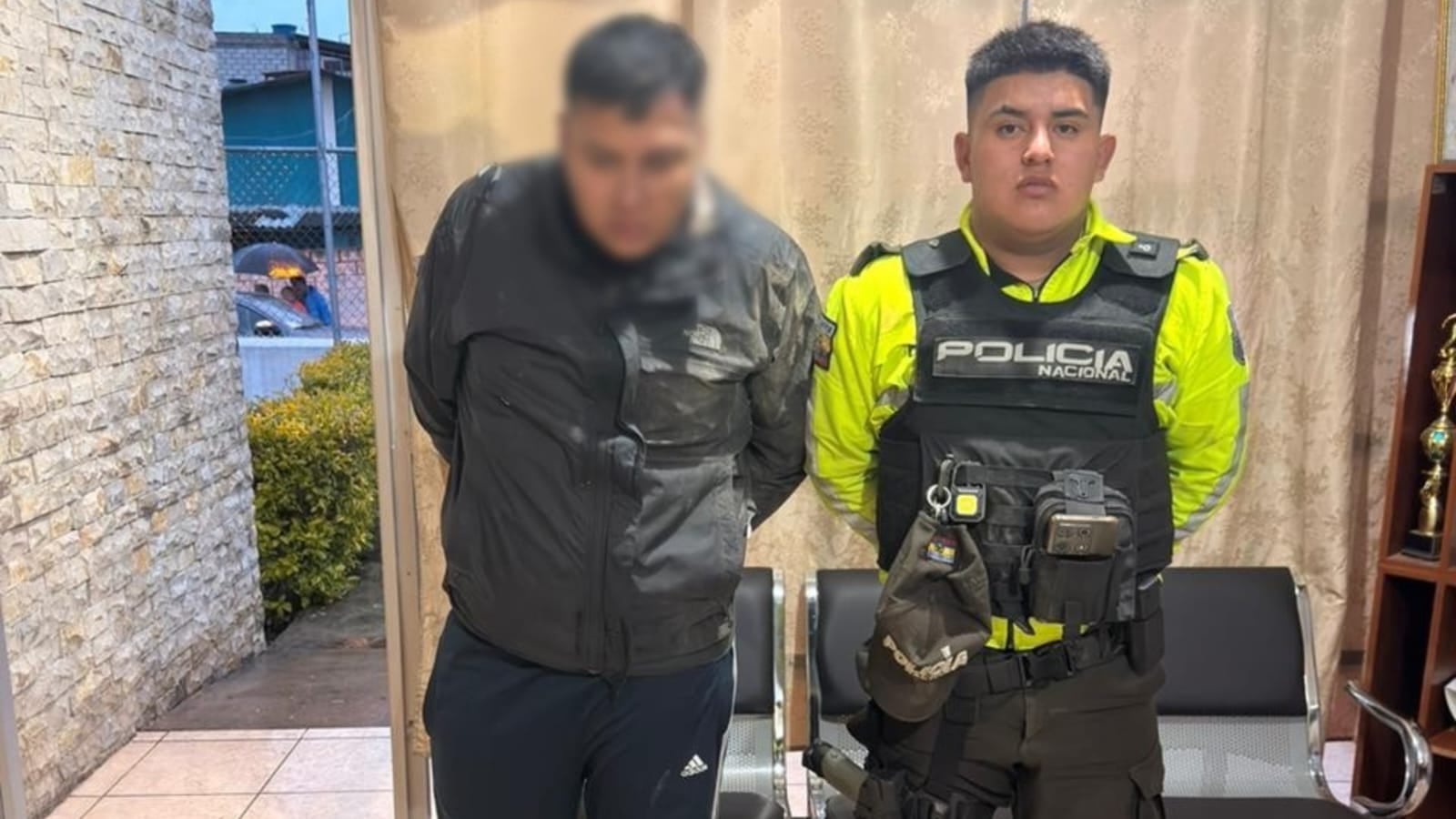 Policías usan sus armas de dotación para neutralizar a ladrones que los recibieron a balazos