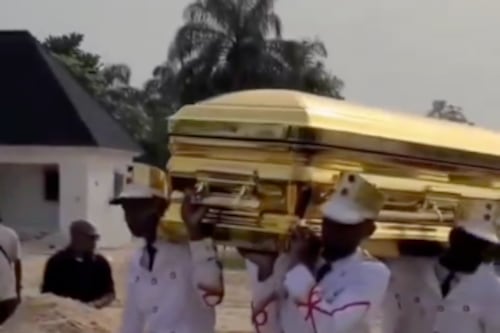 Funeral millonario: ataúd de oro para mujer de 104 años, así sorprendió