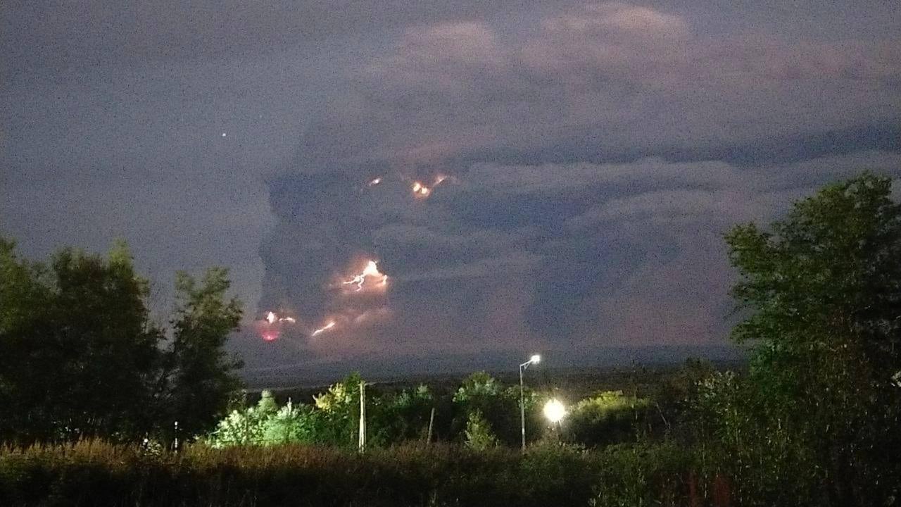 Terremoto de magnitud 7 en Rusia generó alerta de tsunami y volcán entró en erupción