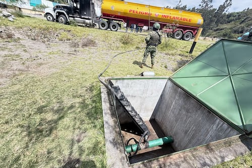Encuentran una perforación clandestina del poliducto de hidrocarburos en Salcedo, provincia de Cotopaxi