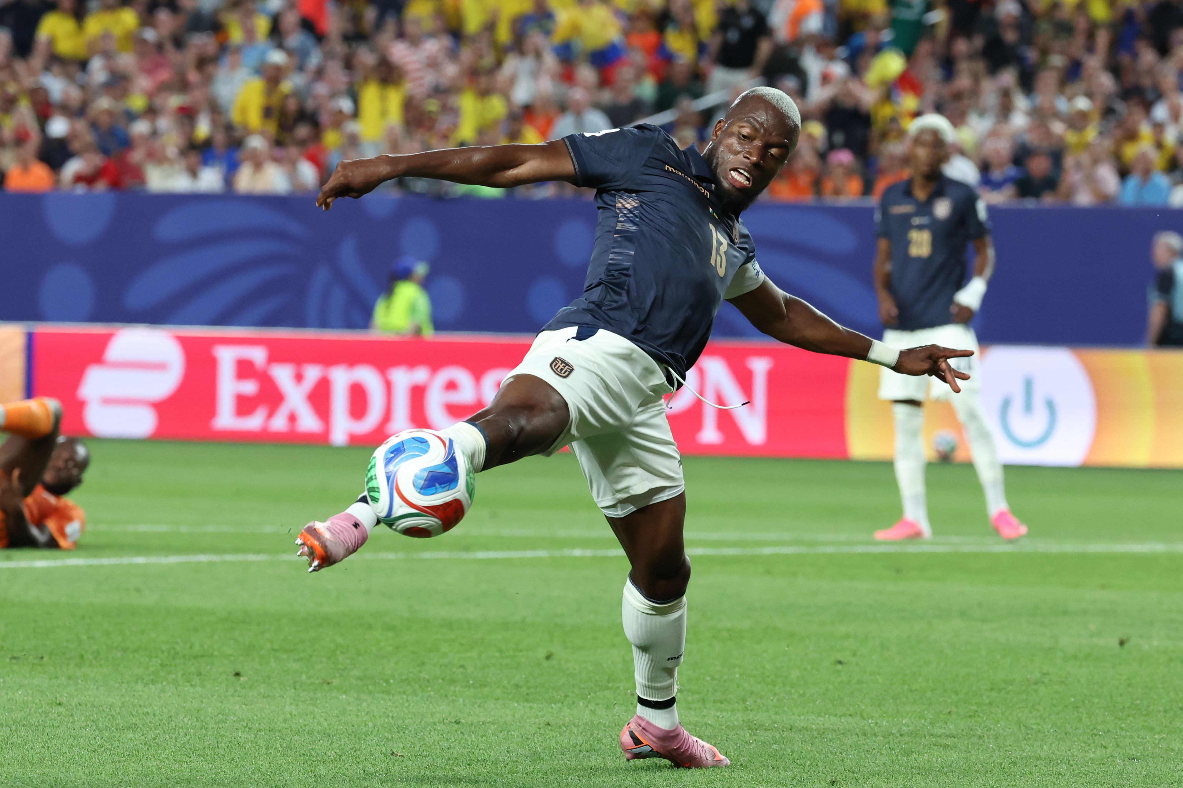 Enner Valencia y el mensaje de tranquilidad tras una noche dolorosa
