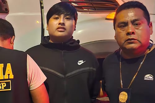 Perú entrega a sospechoso del triple feminicidio que estremeció a Argentina