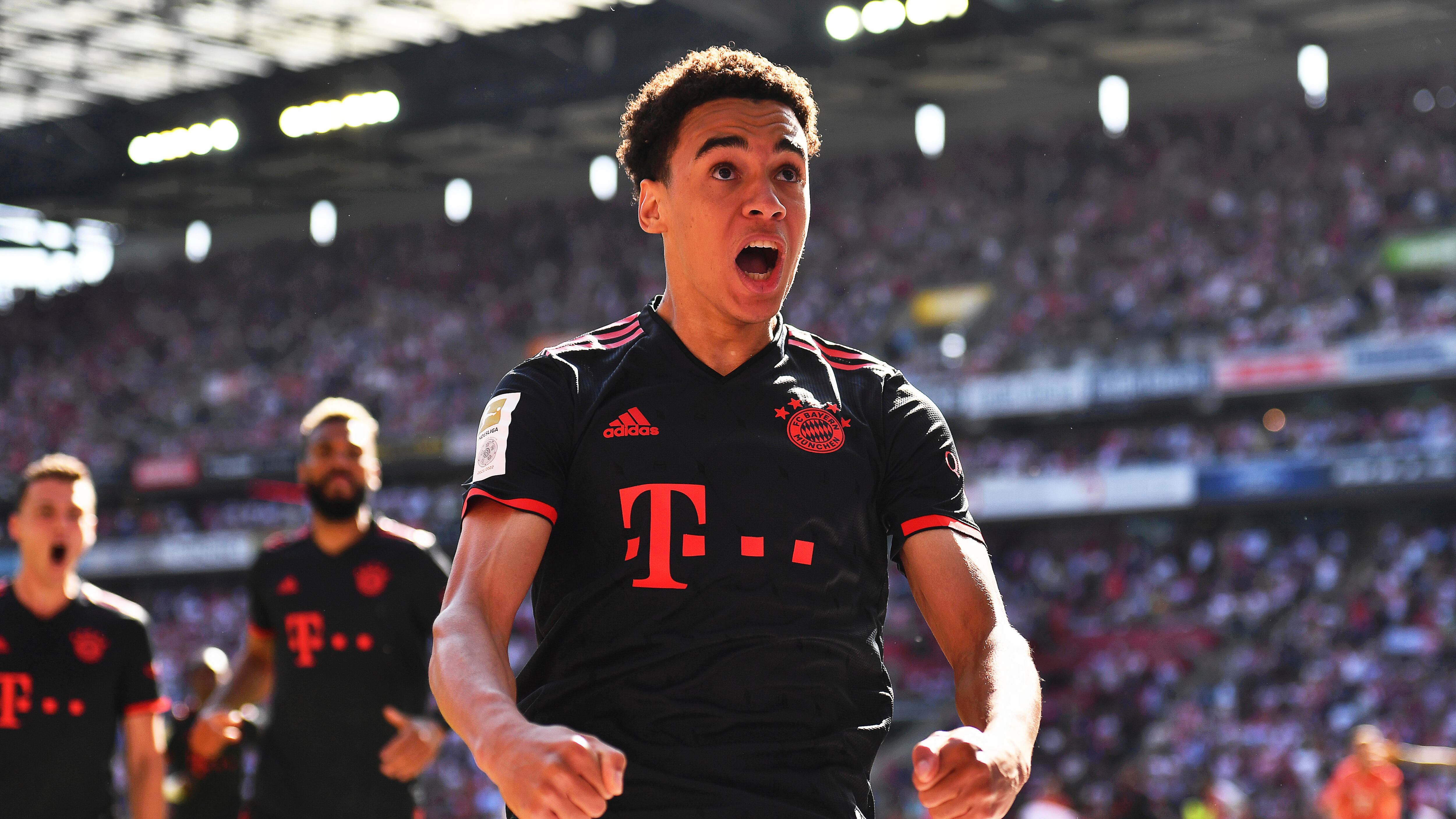 Jamal Musiala festeja el gol del campeonato con el Bayern Múnich