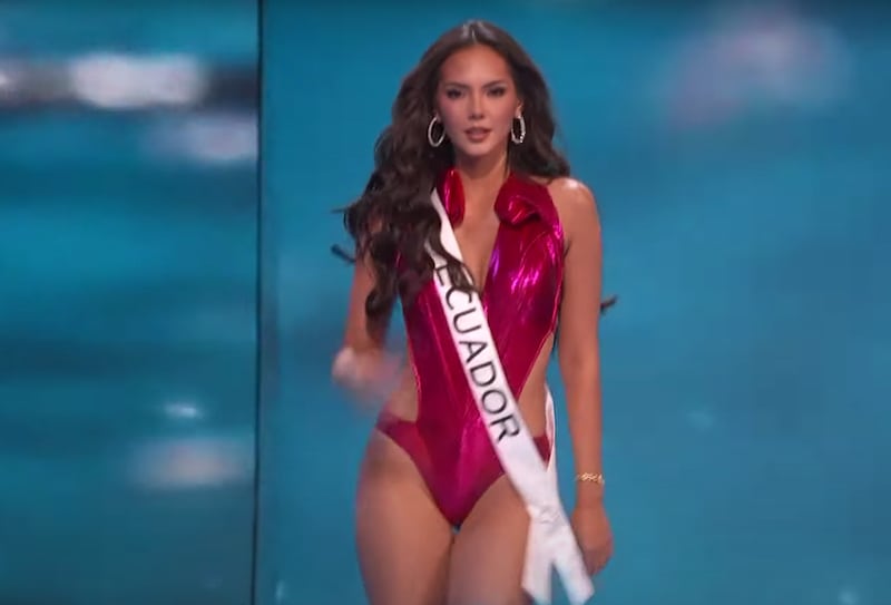 YouTube Miss Universo