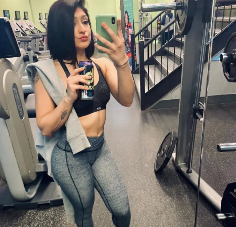 Policía novata es investigada por su cuenta de OnlyFans; oficiales exigen su salida. Fotos: New York Post