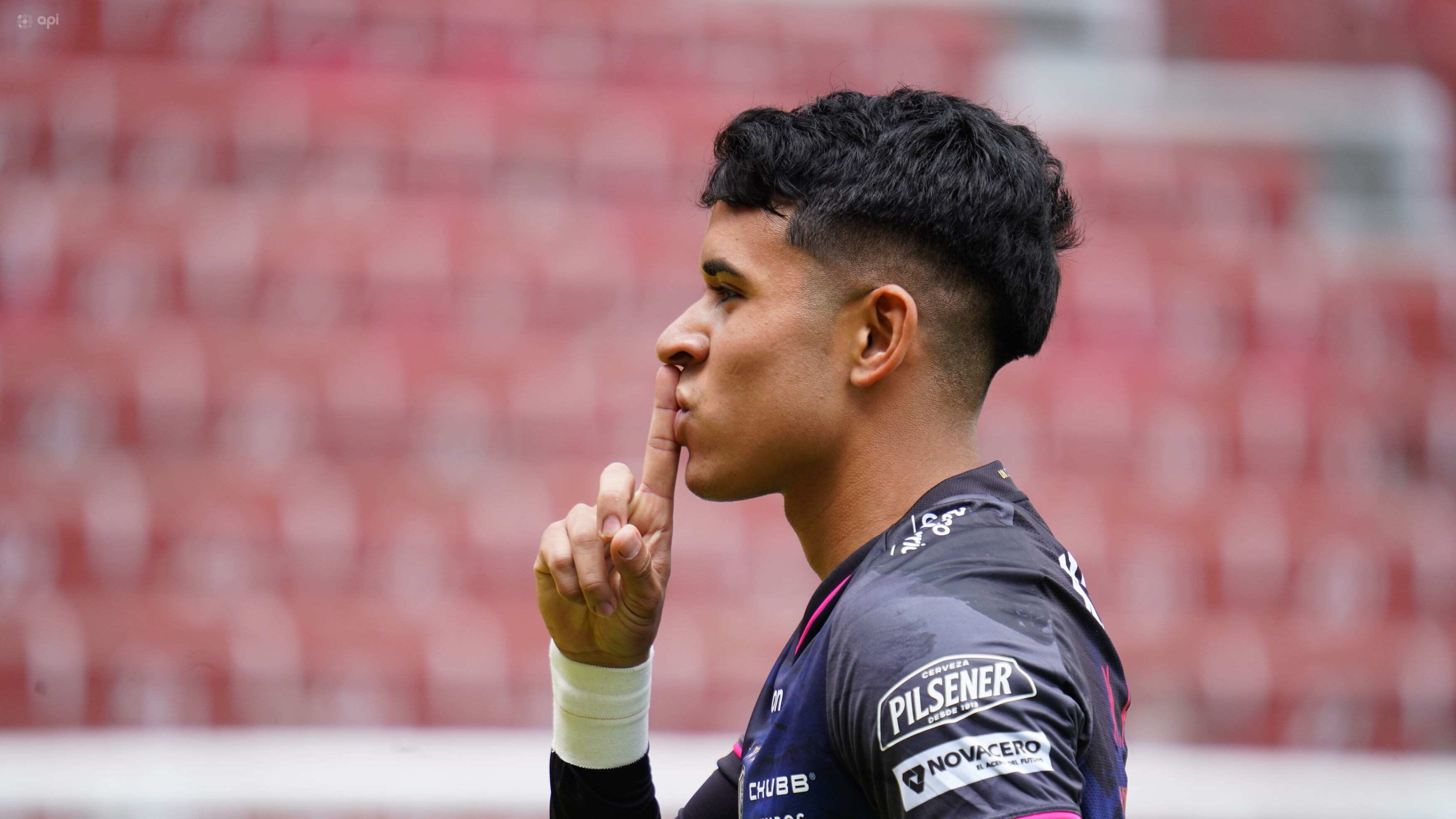 Kendry Páez juega la Copa Libertadores con el IDV. SIgue pasando el tiempo y se acerca poco a poco al Chelsea de Inglaterra de Moisés Caicedo que no pasa un buen momento.
API / DANIEL MOLINEROS