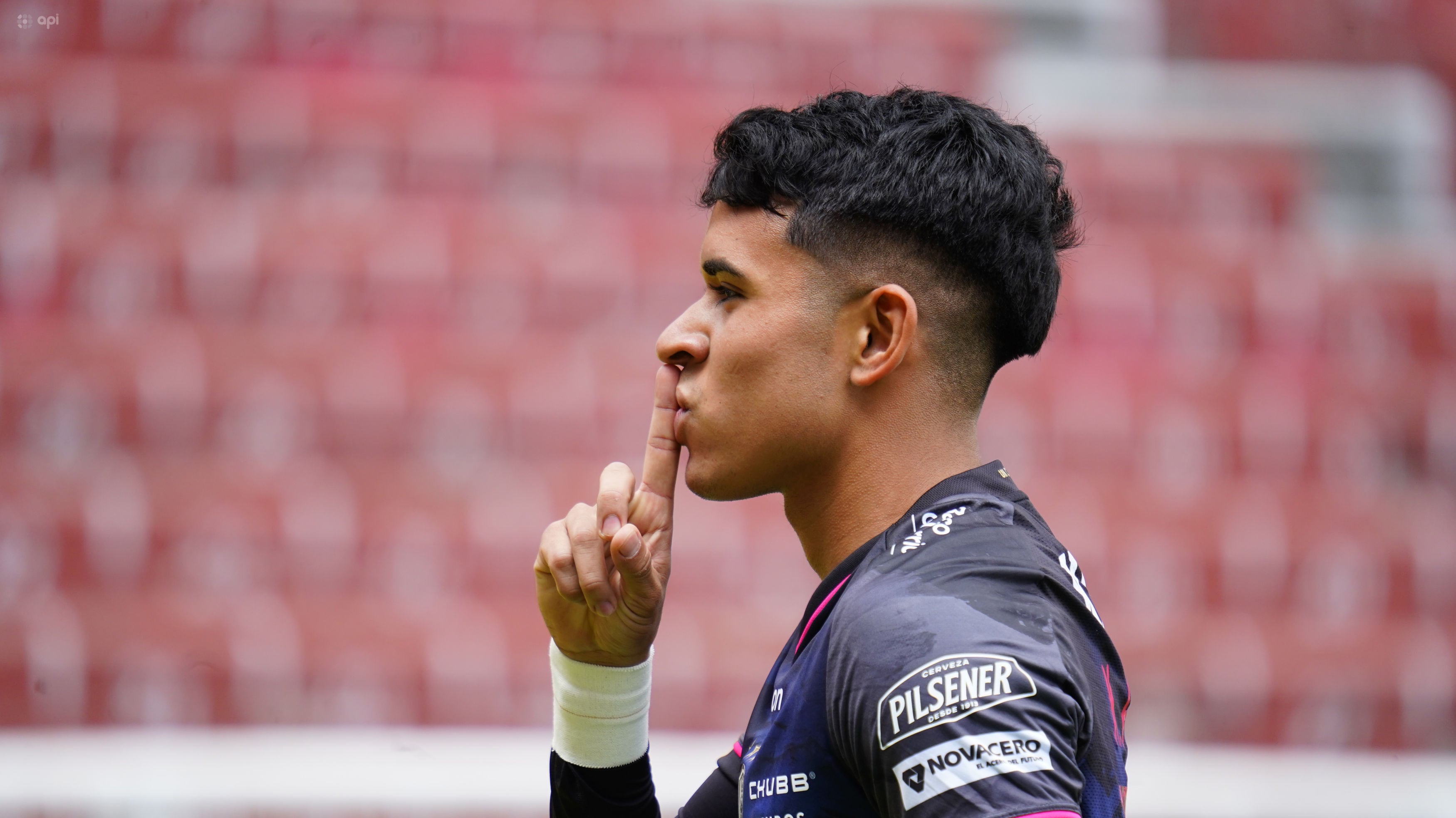 Kendry Páez juega la Copa Libertadores con el IDV. SIgue pasando el tiempo y se acerca poco a poco al Chelsea de Inglaterra de Moisés Caicedo que no pasa un buen momento.
API / DANIEL MOLINEROS