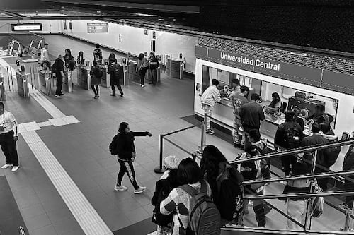 Adolescente falleció al ingresar a estación del Metro de Quito tras sufrir una descompensación médica