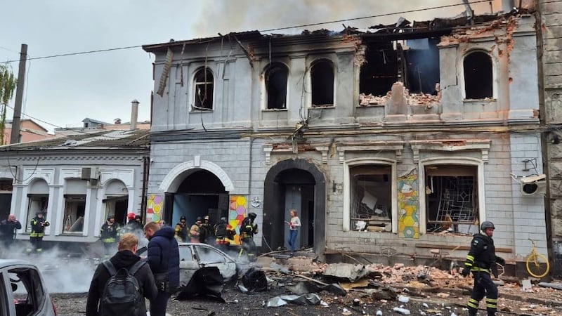 Ataque con drones incendia una guardería en Járkov; niños fueron evacuados