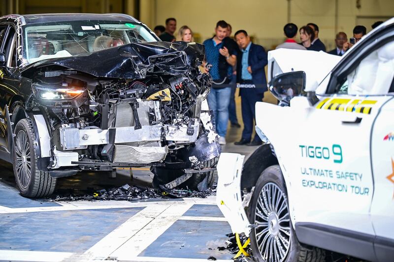Prueba de colisión entre dos vehículos Tiggo 9