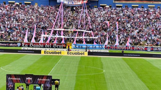 Hinchas del Deportivo Quito vs. Atlético JBG en el Ascenso 2025