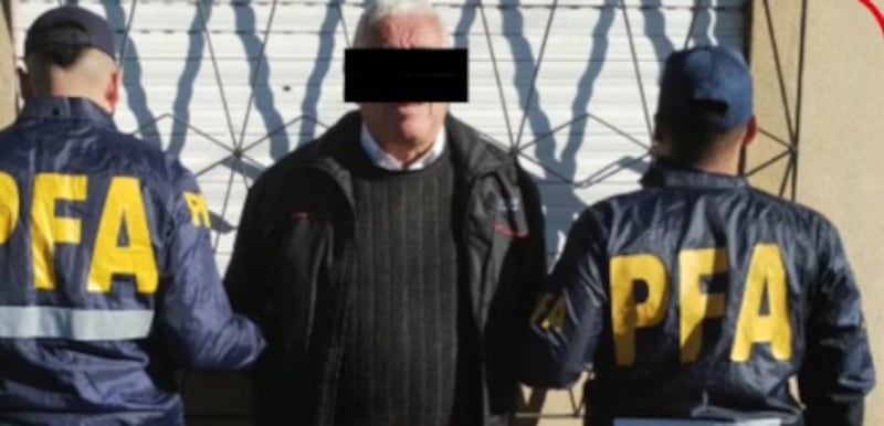 Acusó a su mejor amigo de salir con su novia, lo apuñaló y fue capturado cuatro años después - Fuente: PFA