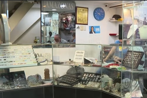 Cortaron cámaras, Internet y alarmas: así robaron $100.000 en una joyería en el centro de Guayaquil