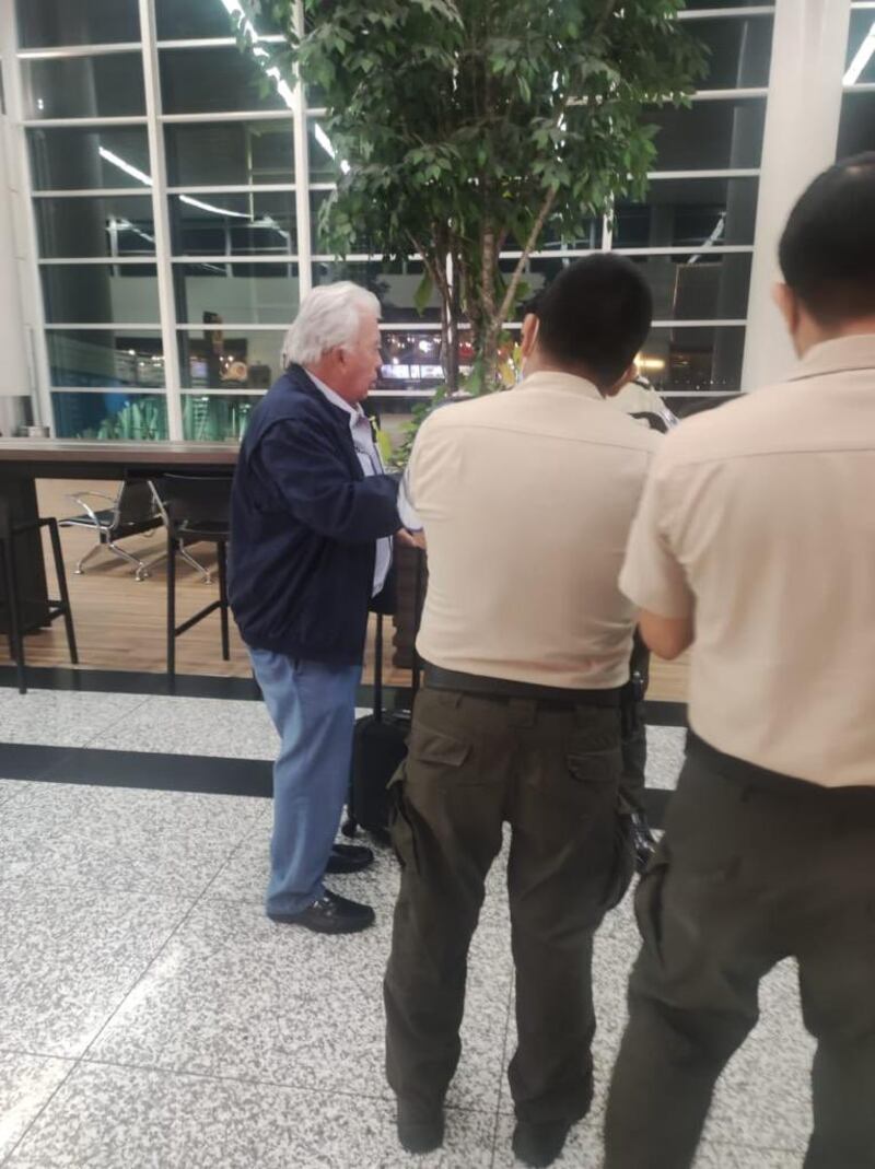 Danilo Carrera fue retenido por la Policía al intentar abordar un vuelo hacia Nueva York