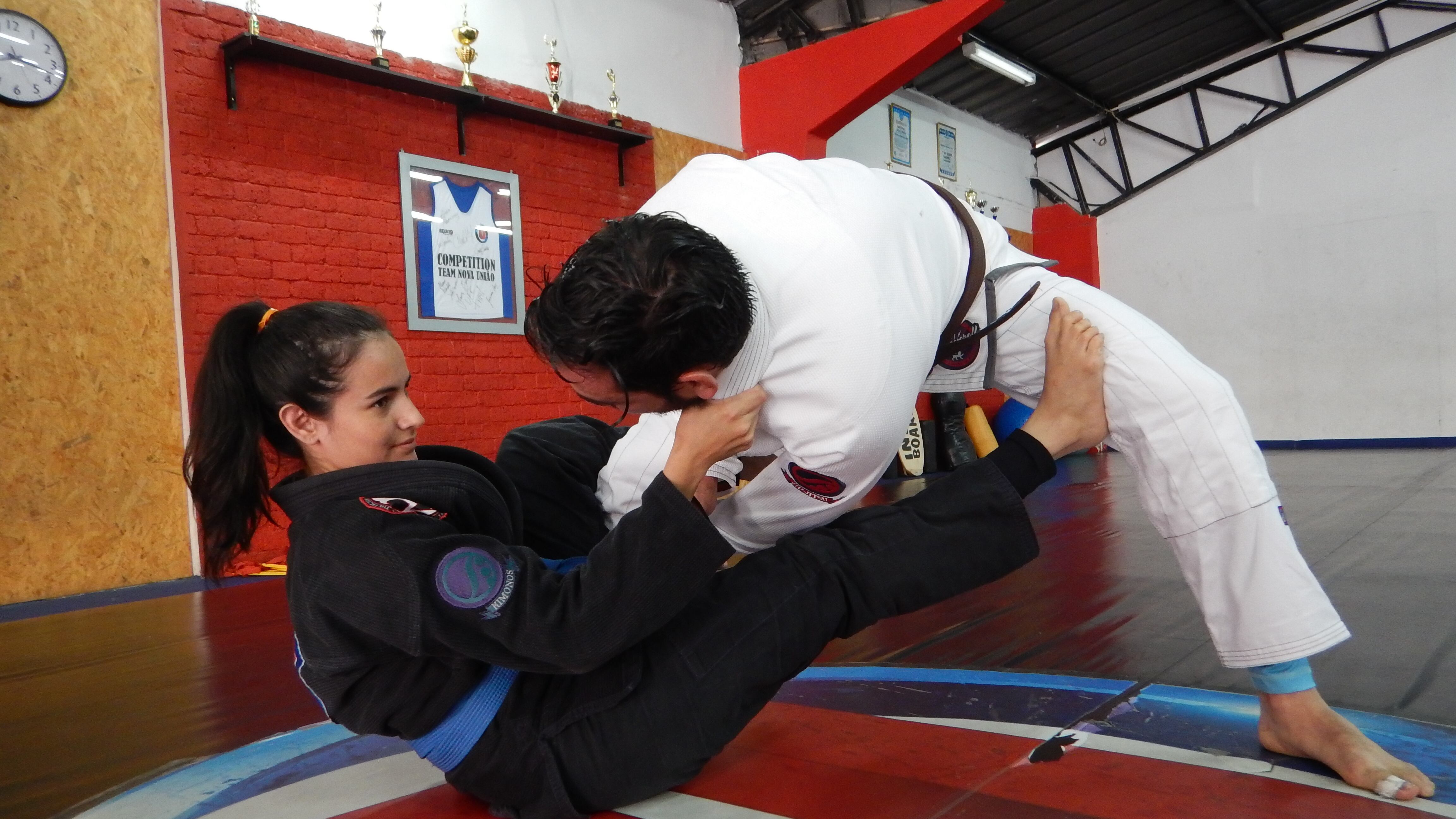 Enfrentamientos entre hombres y mujeres. En la foto, dos integrantes del gimnasiao The Factory, representante de Nueva Unión.