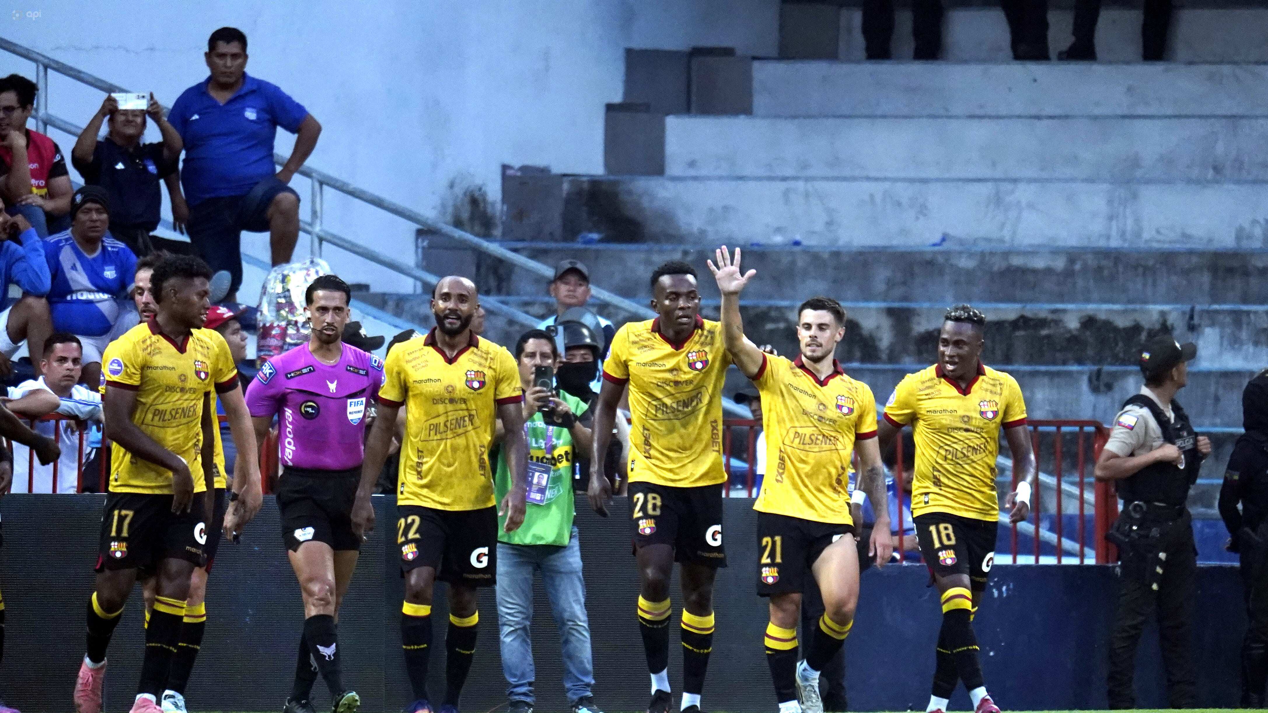 Barcelona SC festeja su gol ante Emelec