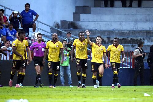 Barcelona SC goleó a Emelec en el Capwell en un “Clásico del Astillero” lleno de polémicas