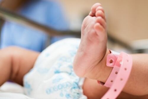 ”Los monstruos sí existen”, mató a la hija de su novio con tornillos metálicos y pilas