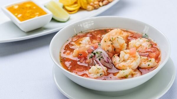 El delicioso ceviche de camarón.
