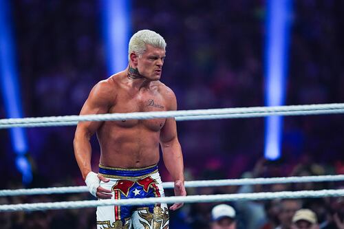 Wrestlemania 40: Cody Rhodes corrió peligro de muerte, lo que pudo rescatar del bus incendiado