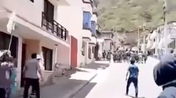 Enfrentamientos entre manifestantes y la fuerza pública se registran en San Miguel Común