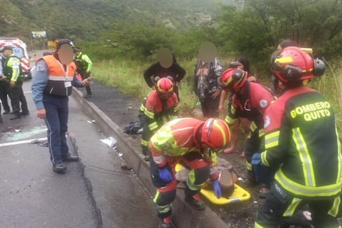 Accidente en la vía Quito-Guayllabamba deja heridos y cierre vial en la Panamericana Norte