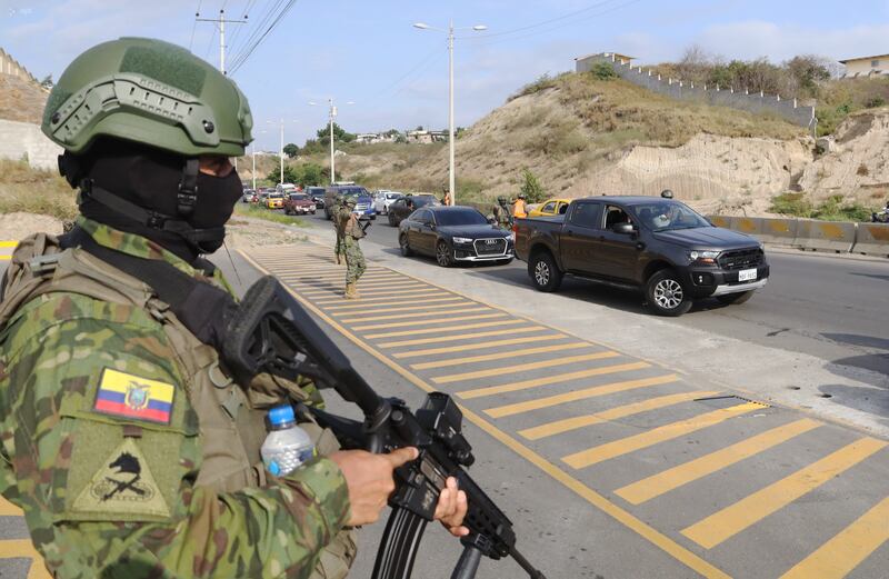 Fuerzas Armadas en Manta