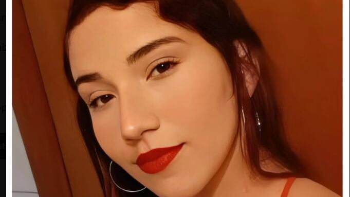 Mujer es arrestada tras lucrar con red de chismes anónimos: exigía pagos para eliminar mensajes