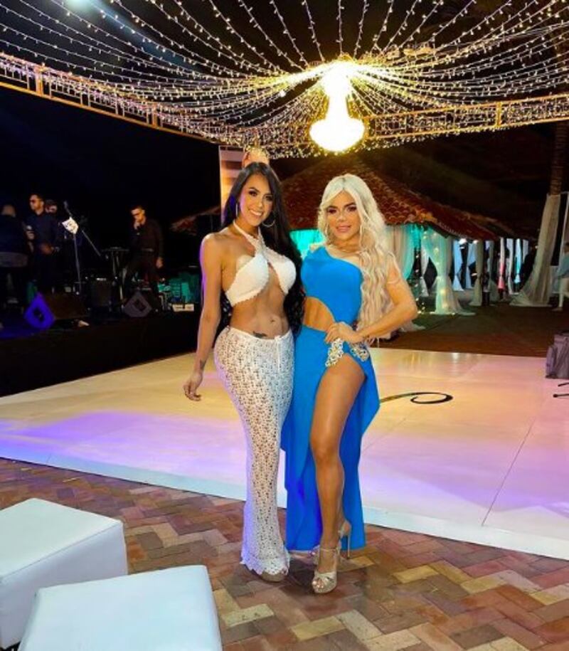Dulce Narcisa y Mafer Vargas