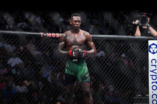 Israel Adesanya regresa al octágono: el ex campeón busca volver a la élite en UFC Seattle
