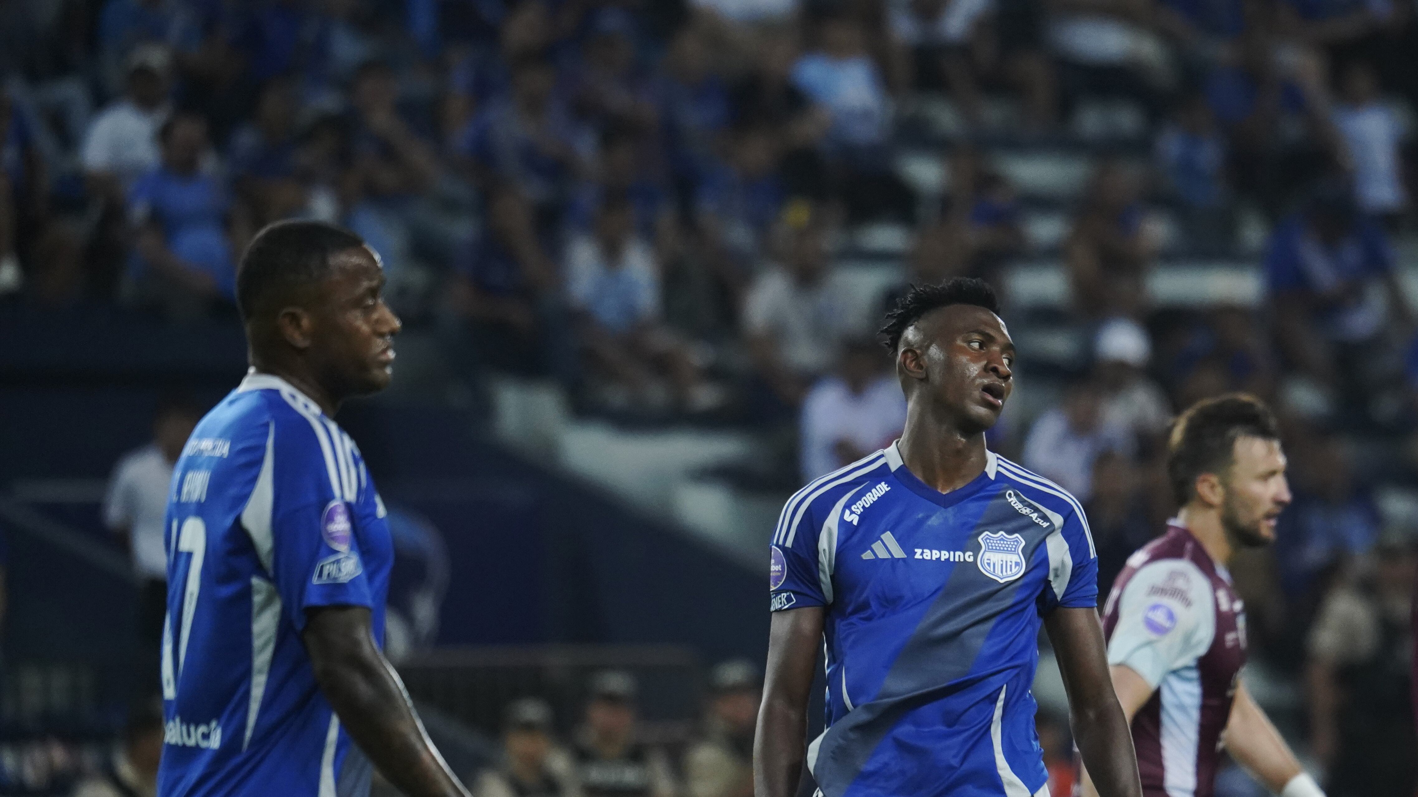 Guayaquil, lunes 08 diciembre del 2025
En el estadio George Capwell, Emelec se enfrenta a Macará en la fecha# 8 del segundo hexagonal de LigaPro Ecuabet 2025
Fotos:César Muñoz/API