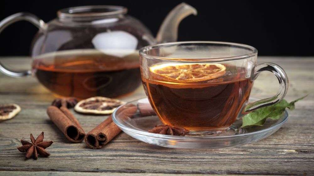Té de canela y laurel.