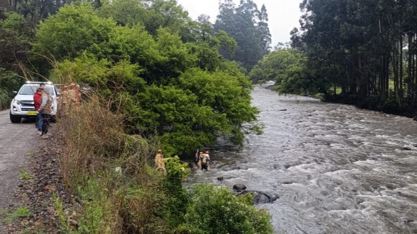 Cuerpo de un adulto mayor hallado en el río Tomebamba, Cuenca.