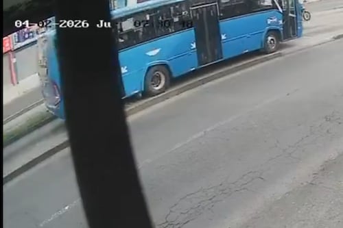 Quito: Nuevos videos revelan que bus se habría pasado el semáforo en rojo en la avenida Mariscal Sucre