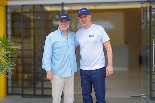 CEO de Holcim visita Mundo Ambiensa, el proyecto de vivienda más grande del Ecuador y Latinoamérica