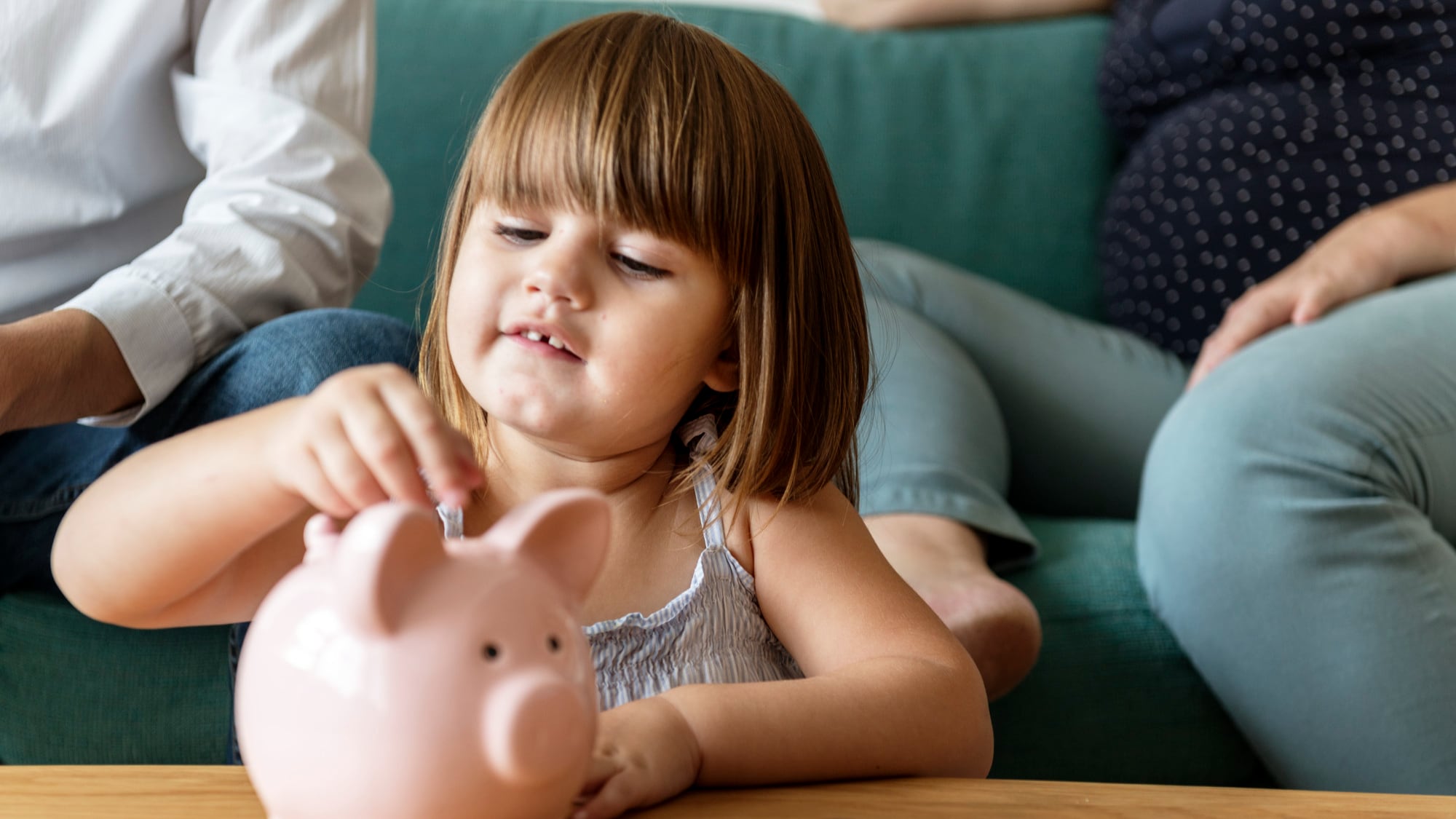 Descubre cómo iniciar su educación económica desde los 3 años con estas 4 acciones clave
