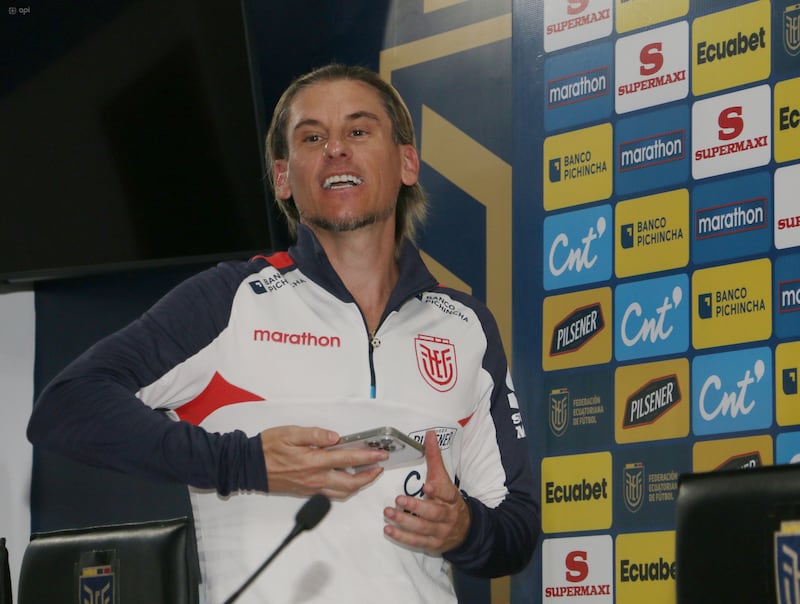 Quito, martes 19 de mayo del 2026
Rueda de Prensa de Director Técnico de la Selección Ecuatoriana de Fútbol Sebastián Beccacece, en la Casa de la Selección.
Fotos : API / Rolando Enríquez