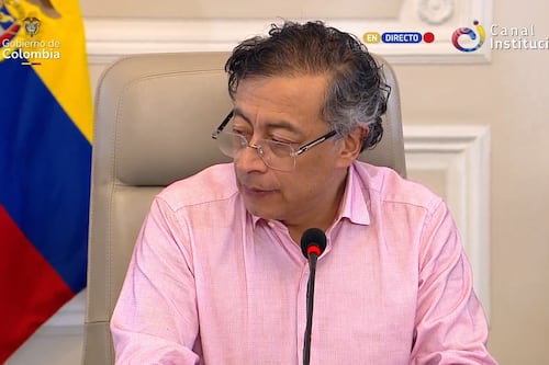 Gustavo Petro: “Están bombardeándonos desde Ecuador y no son los grupos armados”