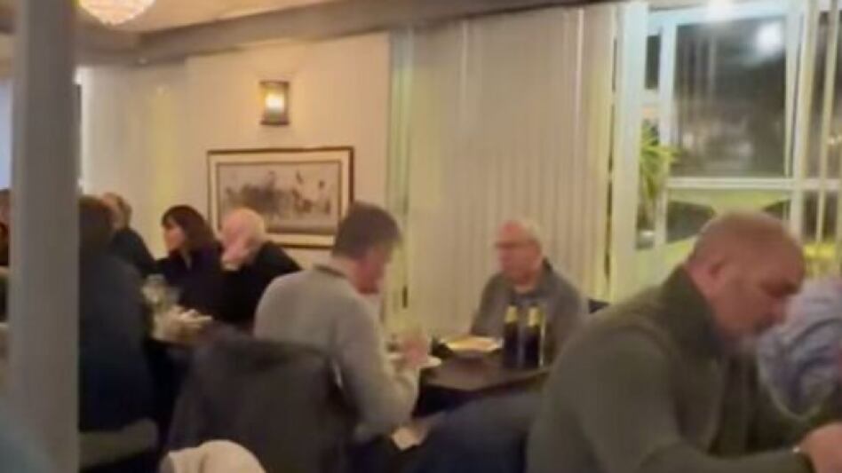 La mujer asegura que está su esposo fallecido en el video