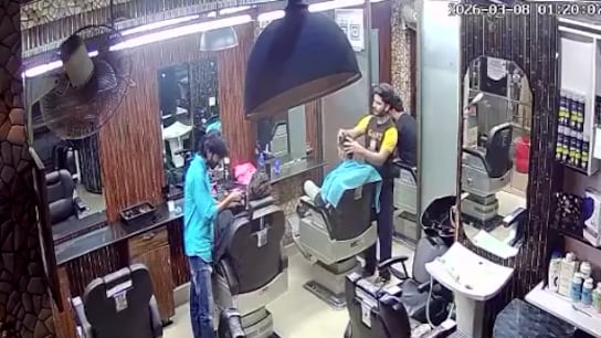 Cliente fallece a manos de su barbero después de realizarle un masaje en el cuello - Fuente: Video de X