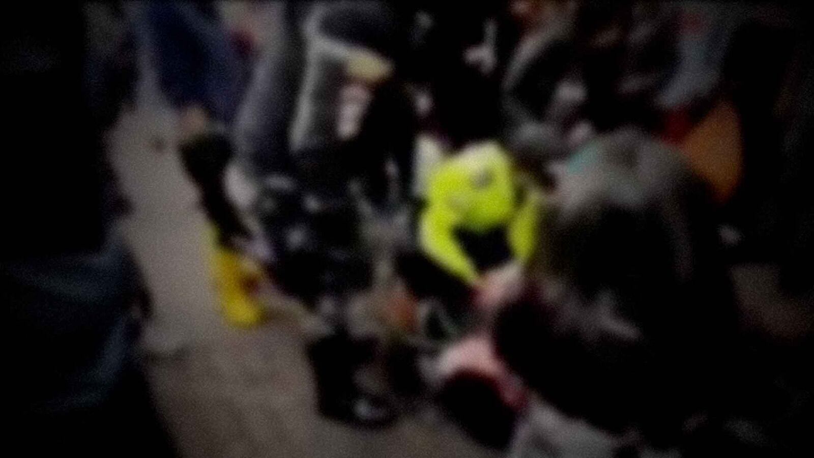 Imagen del momento en que mujer dio a luz en exteriores del mercado San Francisco