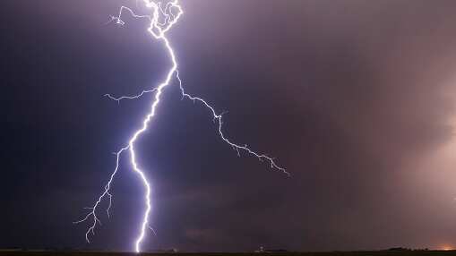 Una mujer perdió la vida luego de que le cayó un rayo en Orellana.