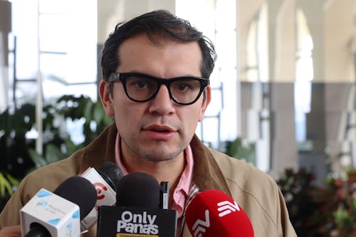 Ministro de Trabajo aclara que la propuesta laboral no aumenta las 40 horas semanales