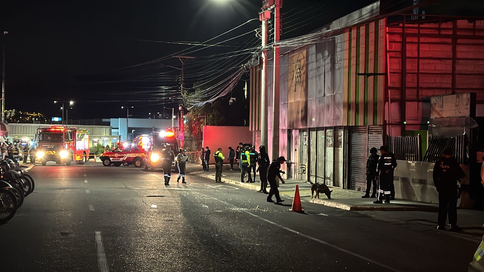 Siete personas heridas tras explosión en exteriores de night club, al norte de Quito