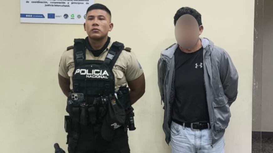 Sujeto habría mostrado sus partes íntimas a menores en un conjunto habitacional en Quito