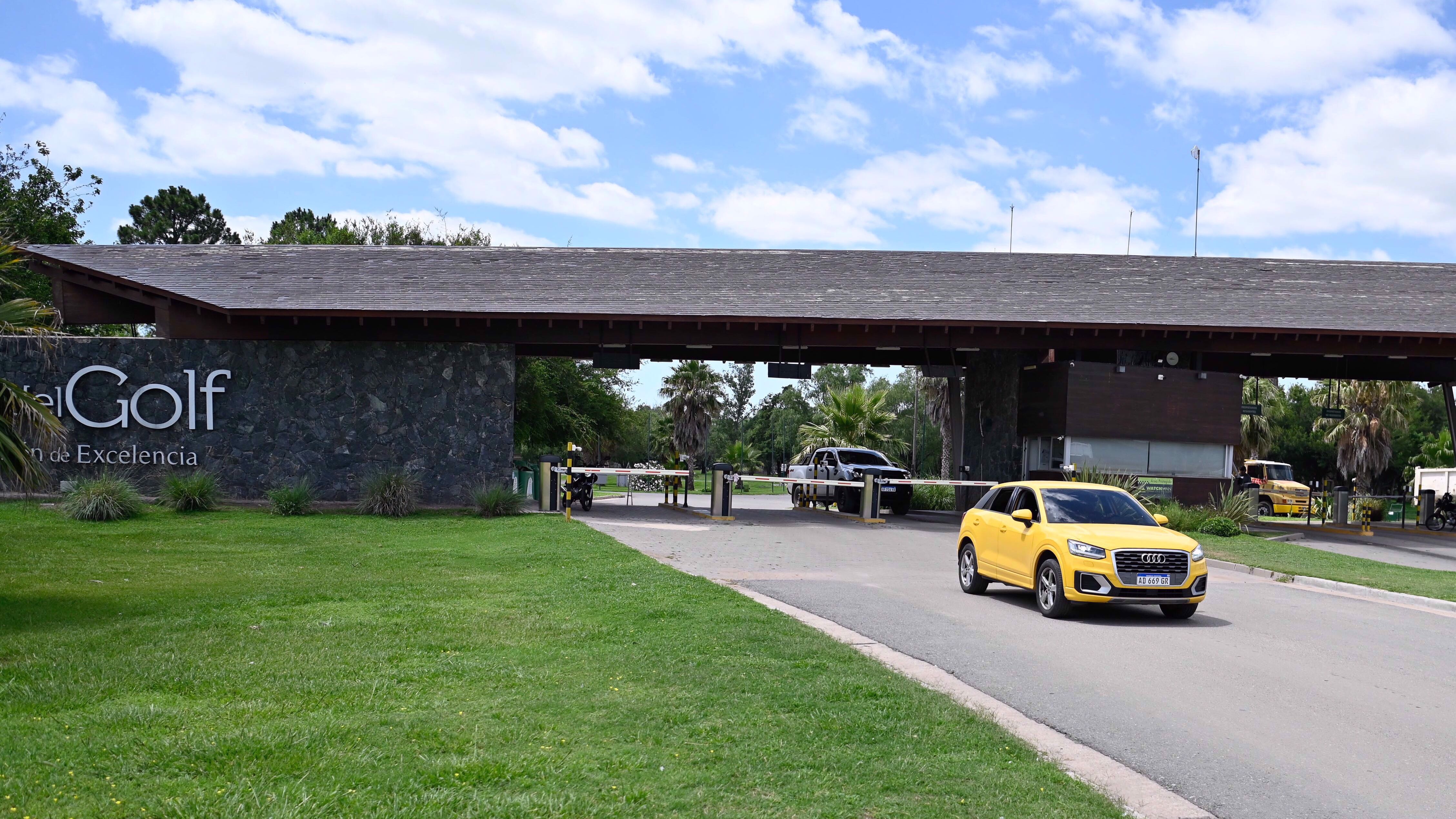 Fotografía del Valle del Golf, un 'country' (barrio privado) en Malagueño, hoy, a las afueras de Córdoba (Argentina). La Policía detuvo en Córdoba (centro de Argentina) a varios familiares y allegados del narcotraficante ecuatoriano José Adolfo 'Fito' Macías.