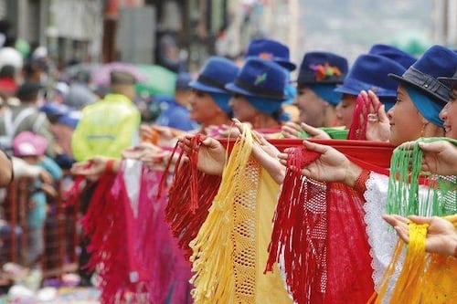 Ambato se llena de color: así será el Desfile de la Fiesta de las Flores y las Frutas 2026