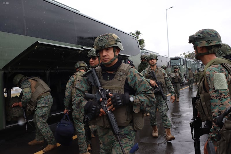 Militares