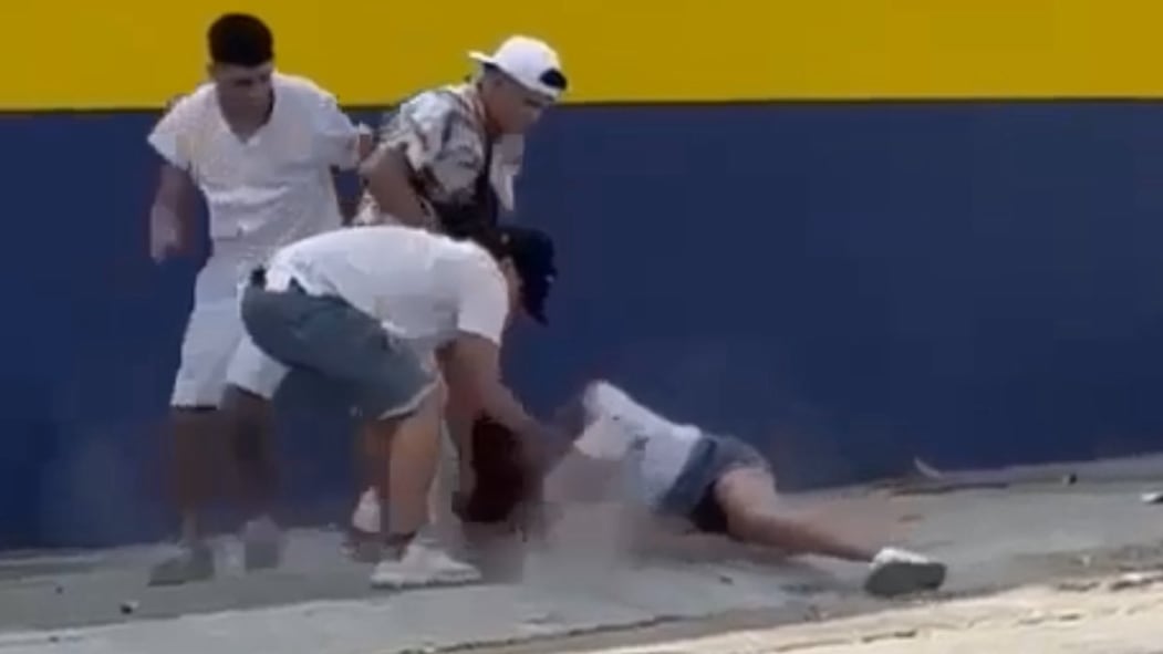 VIDEO: hombres agreden a mujer trans en Guayaquil; organizaciones sociales denuncian el hecho